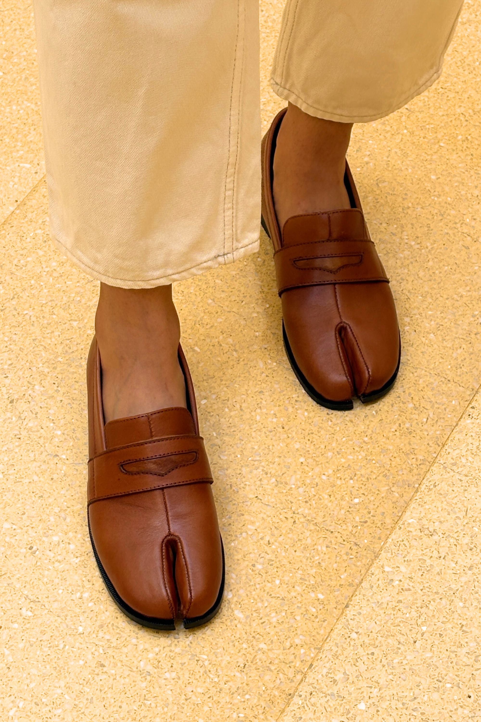The DUPE Loafers in Tan