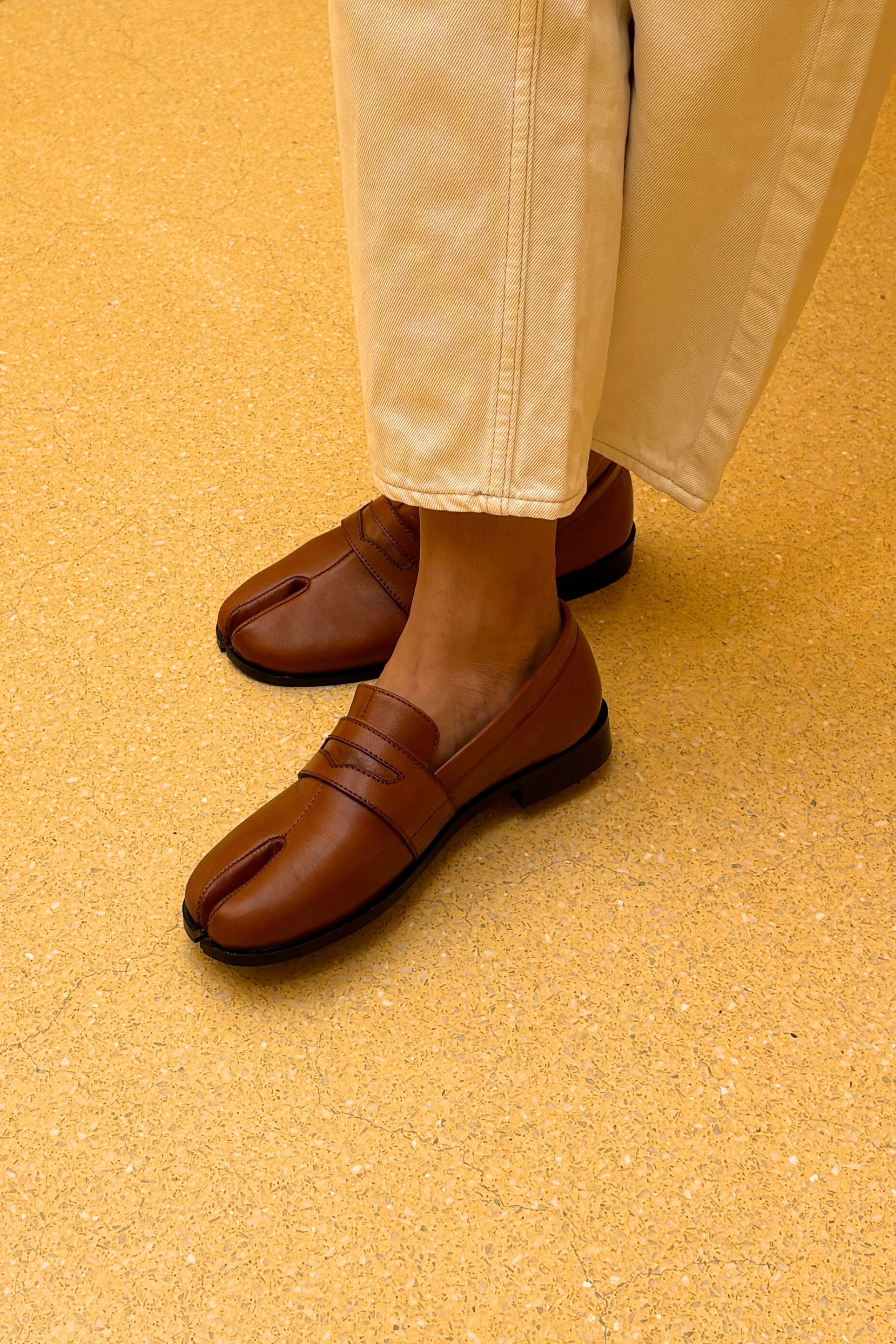 The DUPE Loafers in Tan