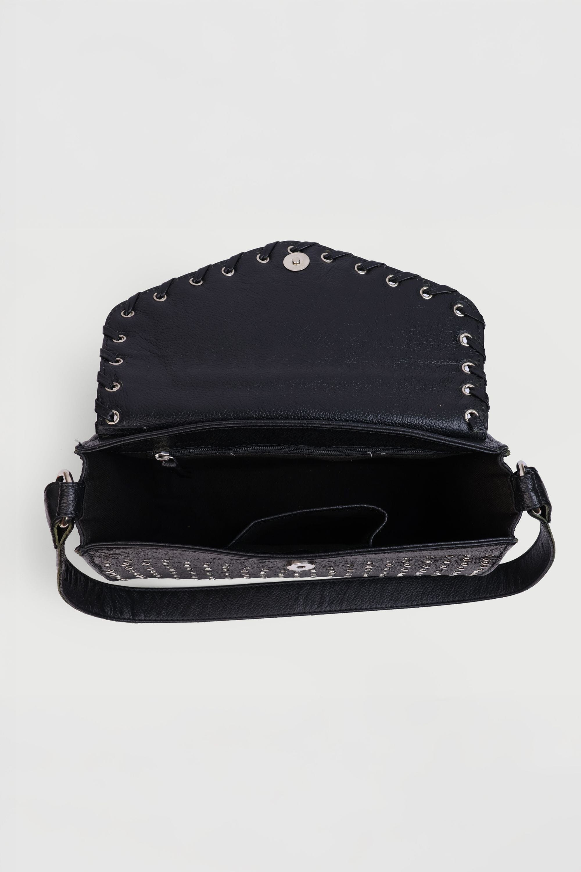 Icon Flap Bag in Black