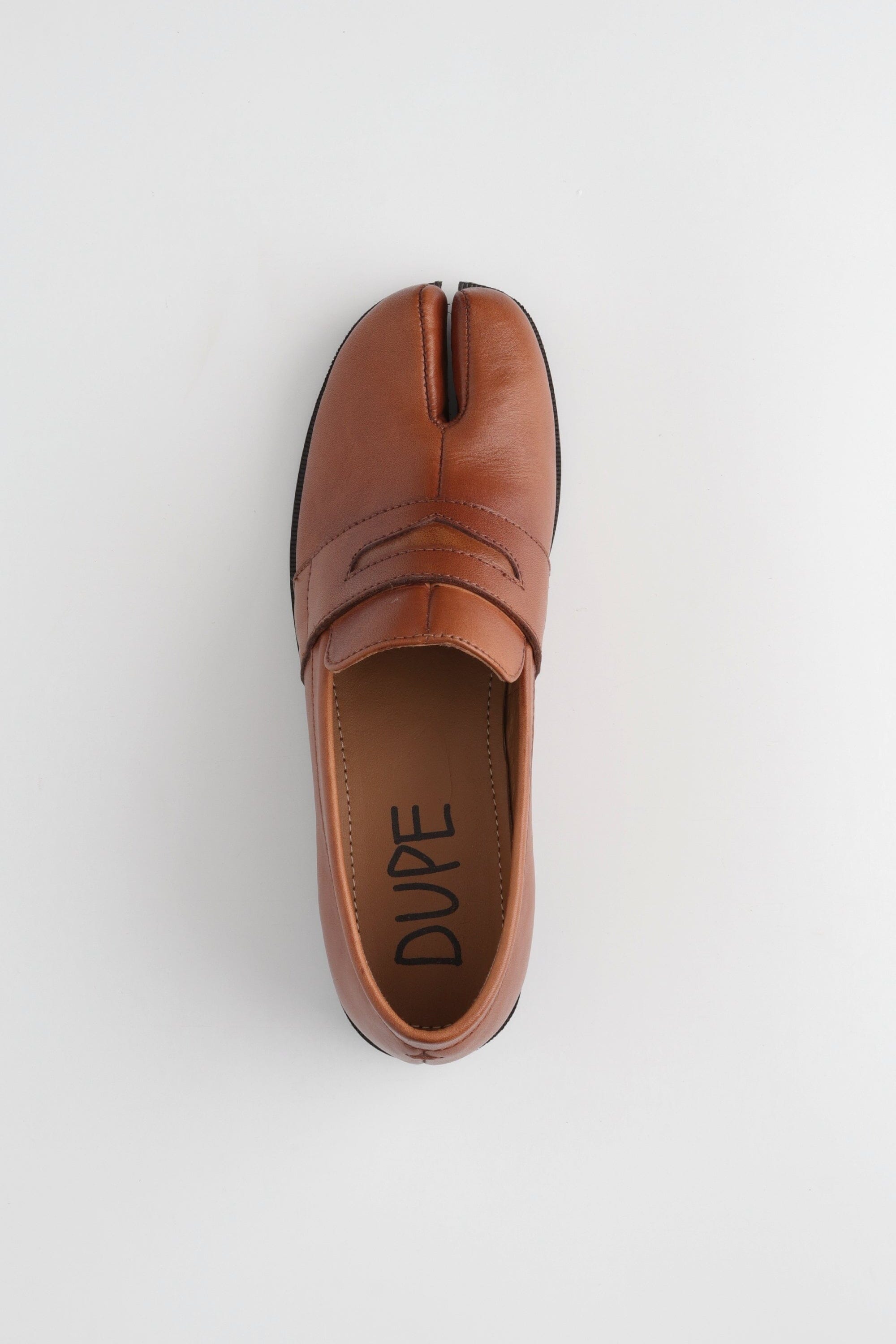 The DUPE Loafers in Tan