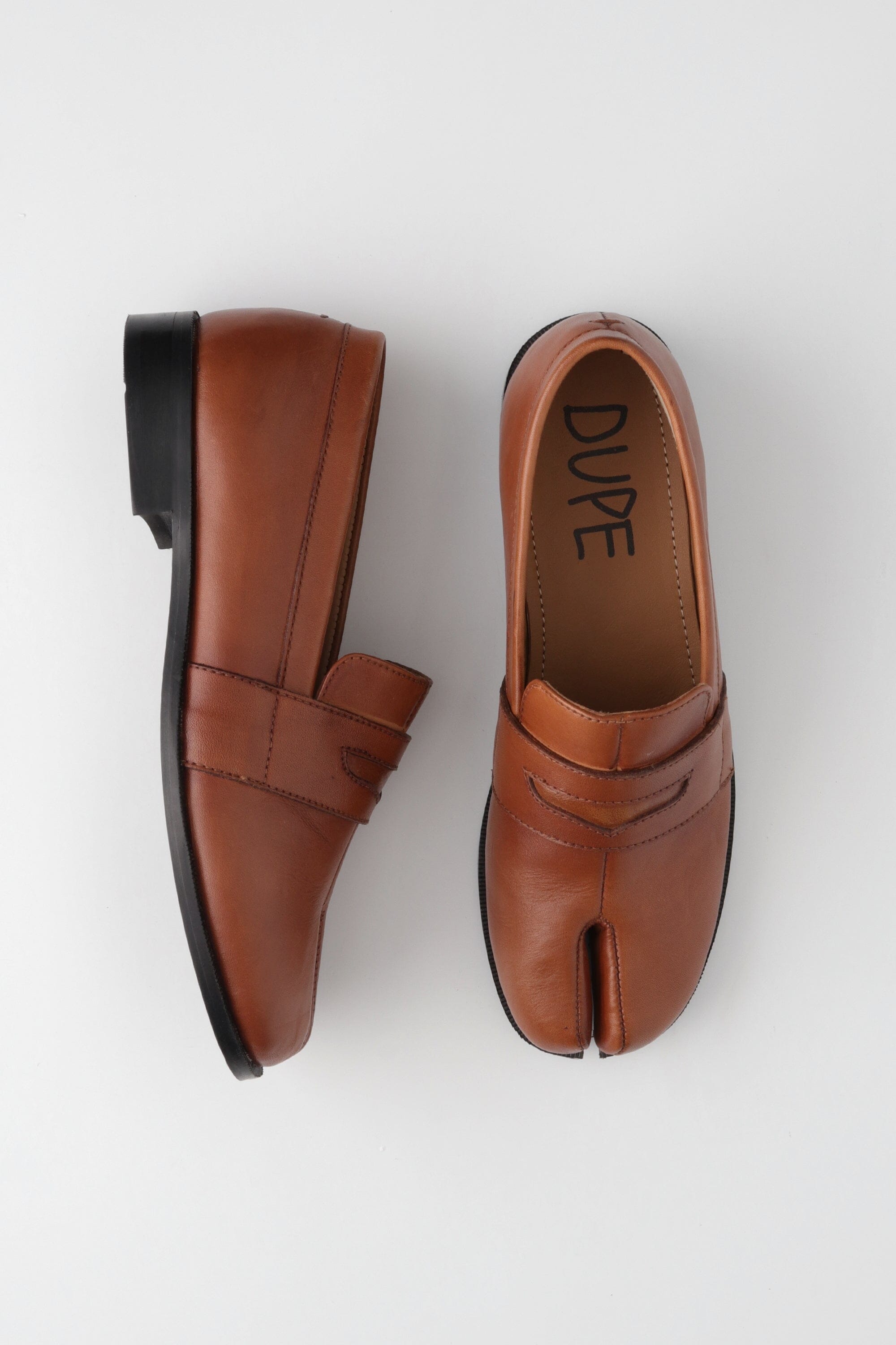 The DUPE Loafers in Tan