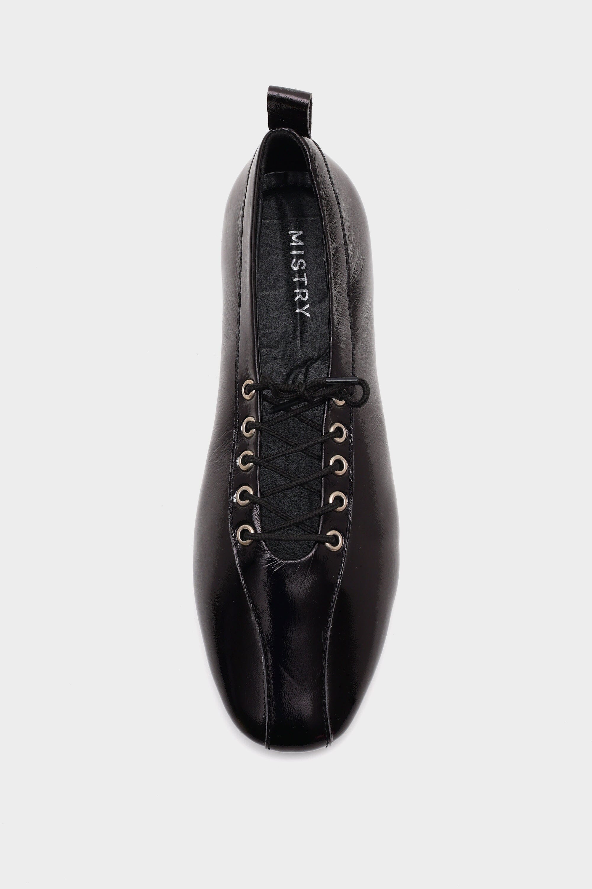 Lace up ballerinas in onyx