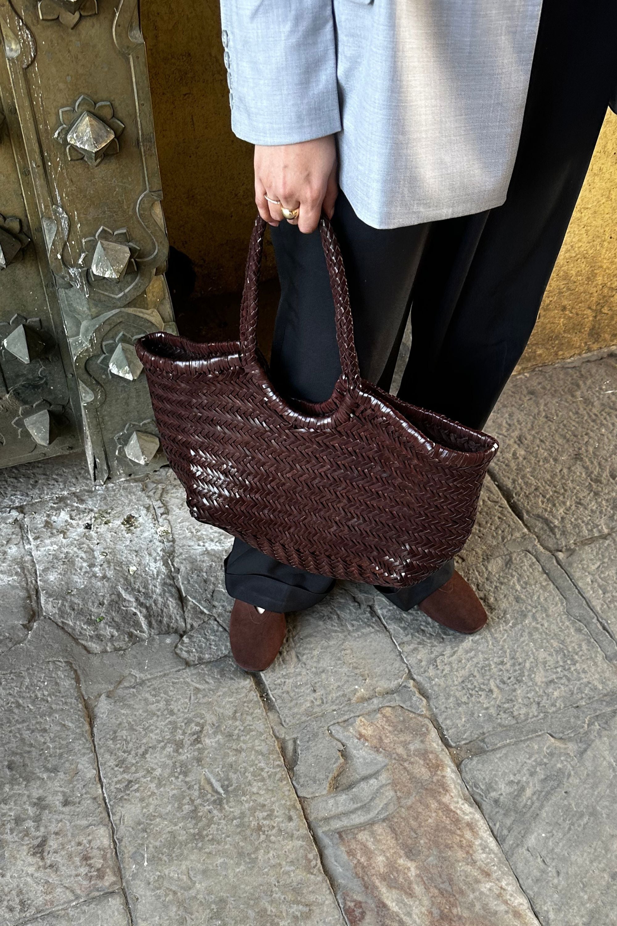 Foyer Tote in Cedar Size-16