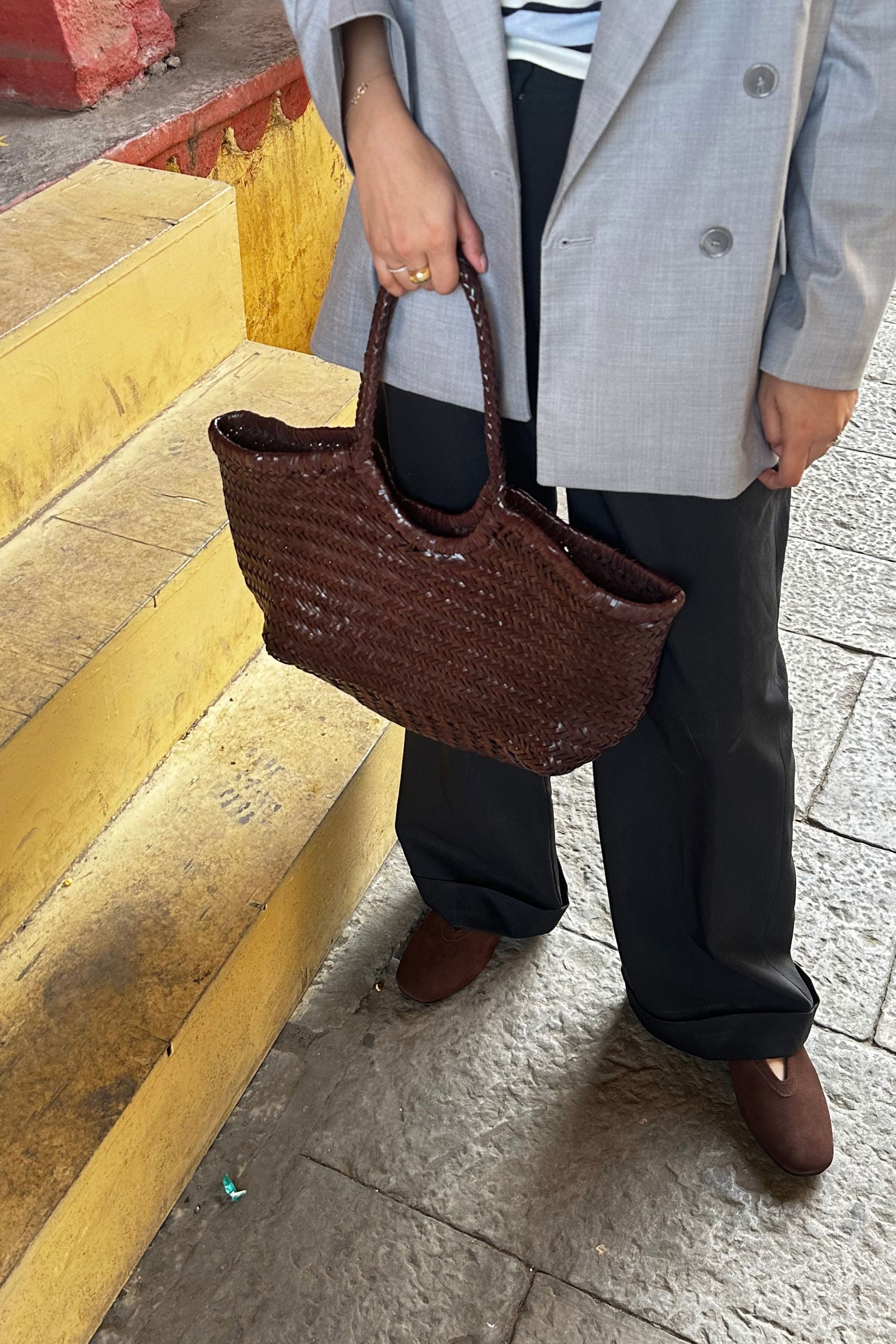 Foyer Tote in Cedar Size-16