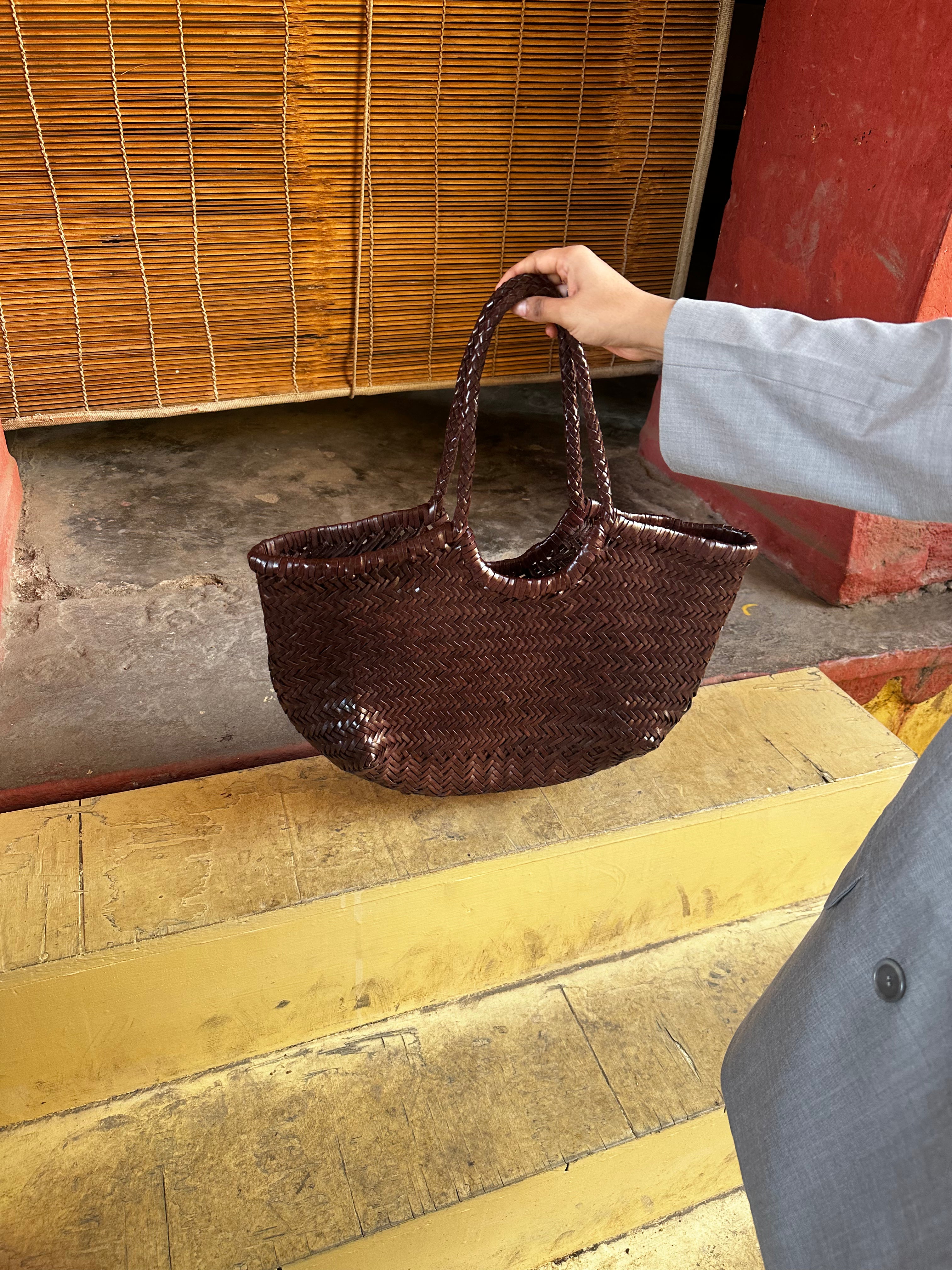 Foyer Tote in Cedar Size-16