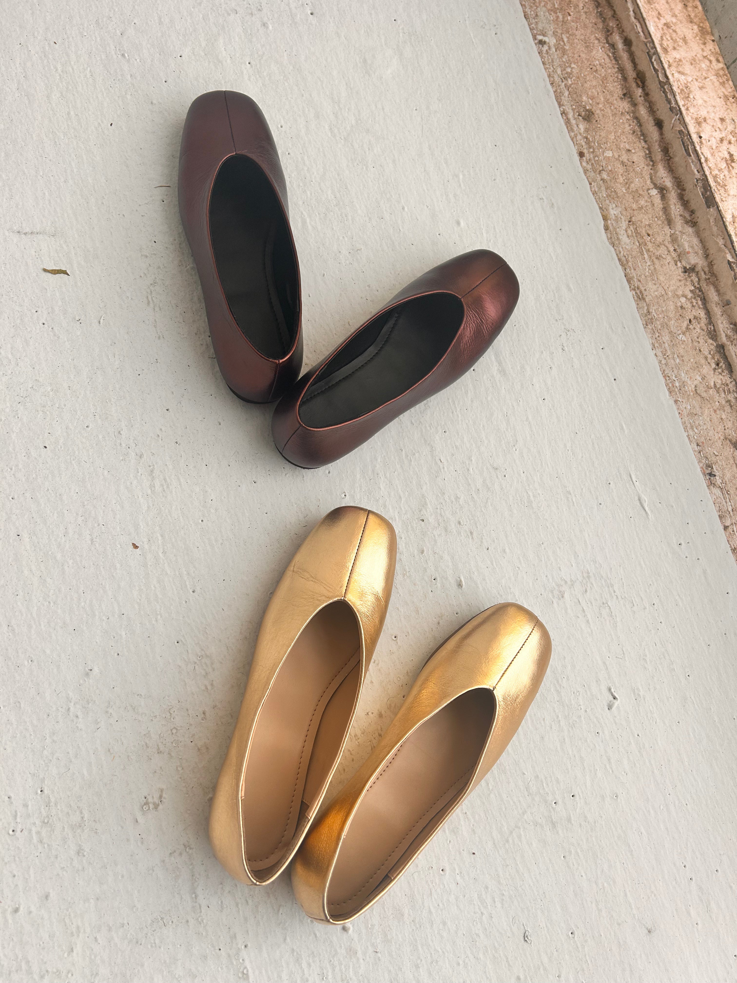 Ballet Flats in Crushed Gold Leather