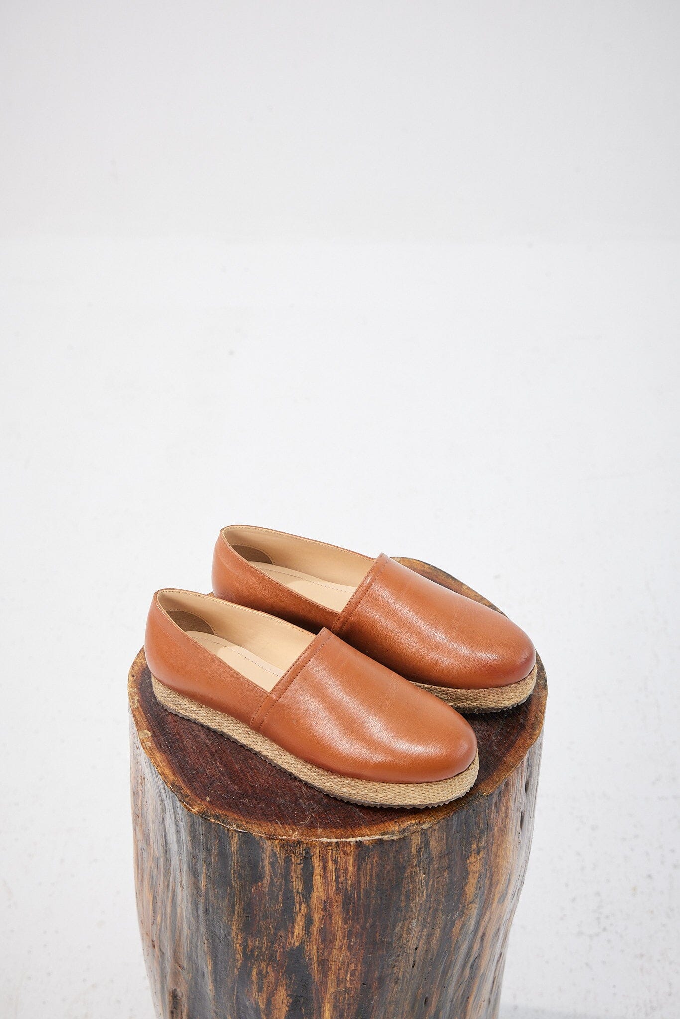 Tan Leather Shoes with Raffia Details