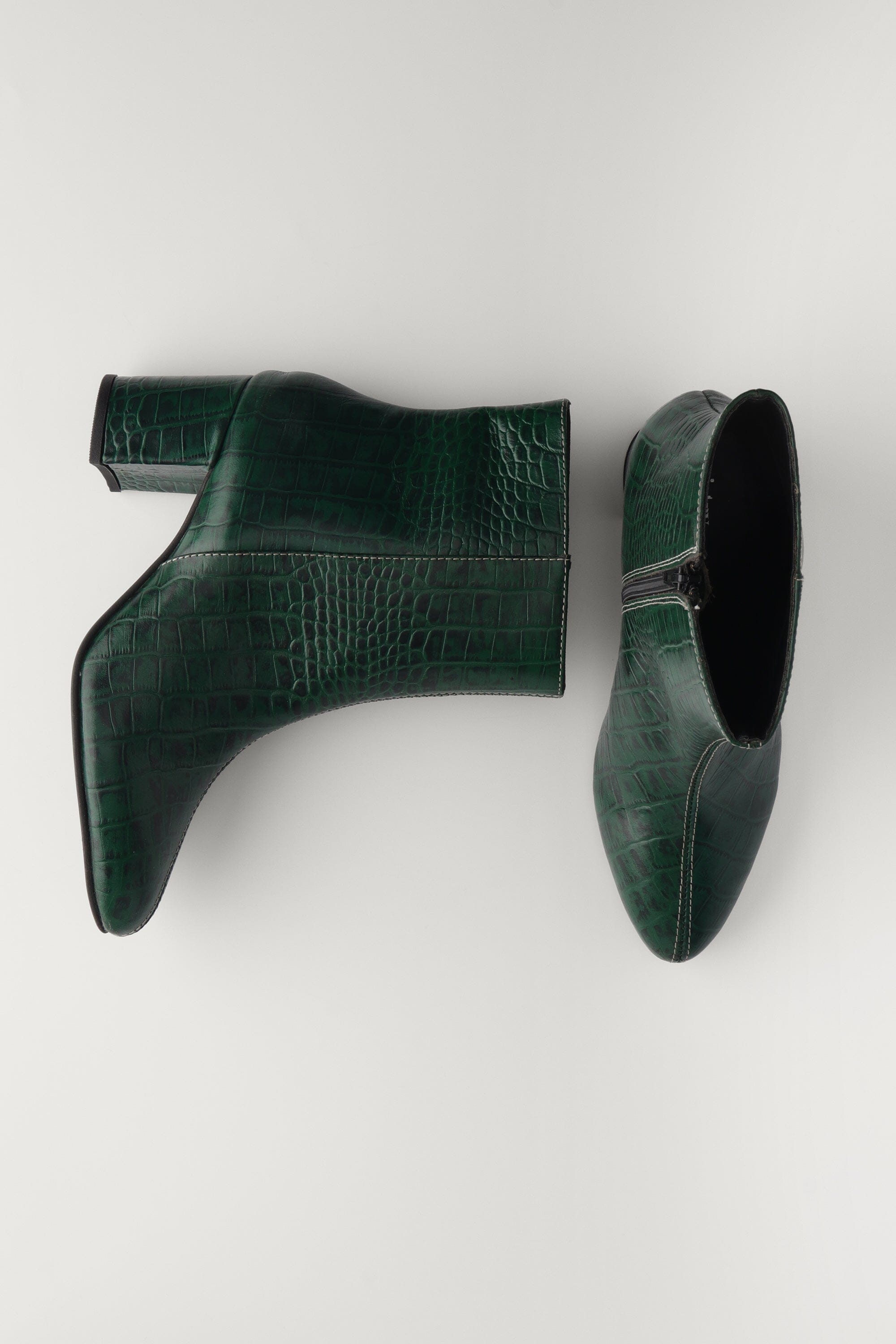 Knuckle Boots in Forest Green