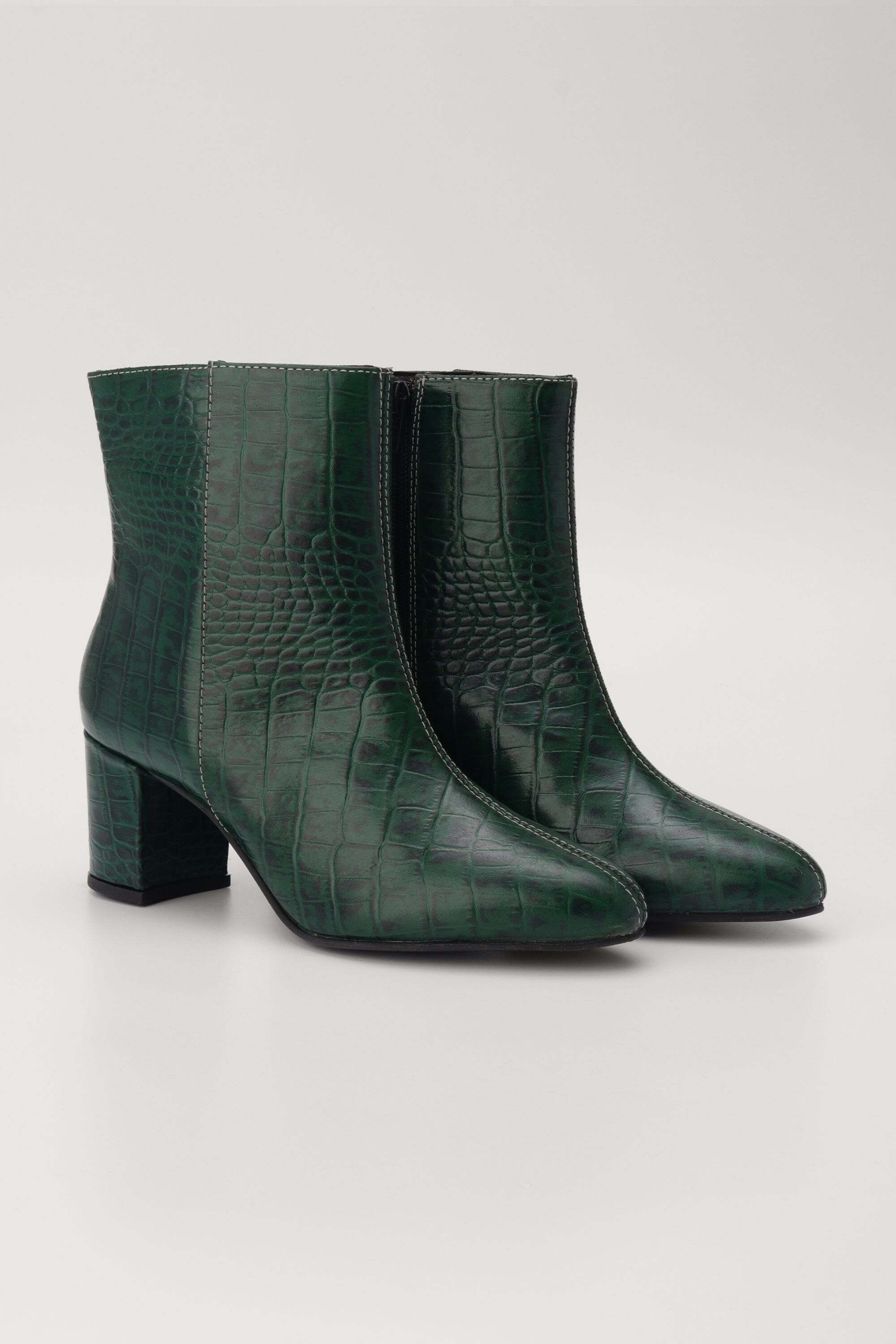 Knuckle Boots in Forest Green