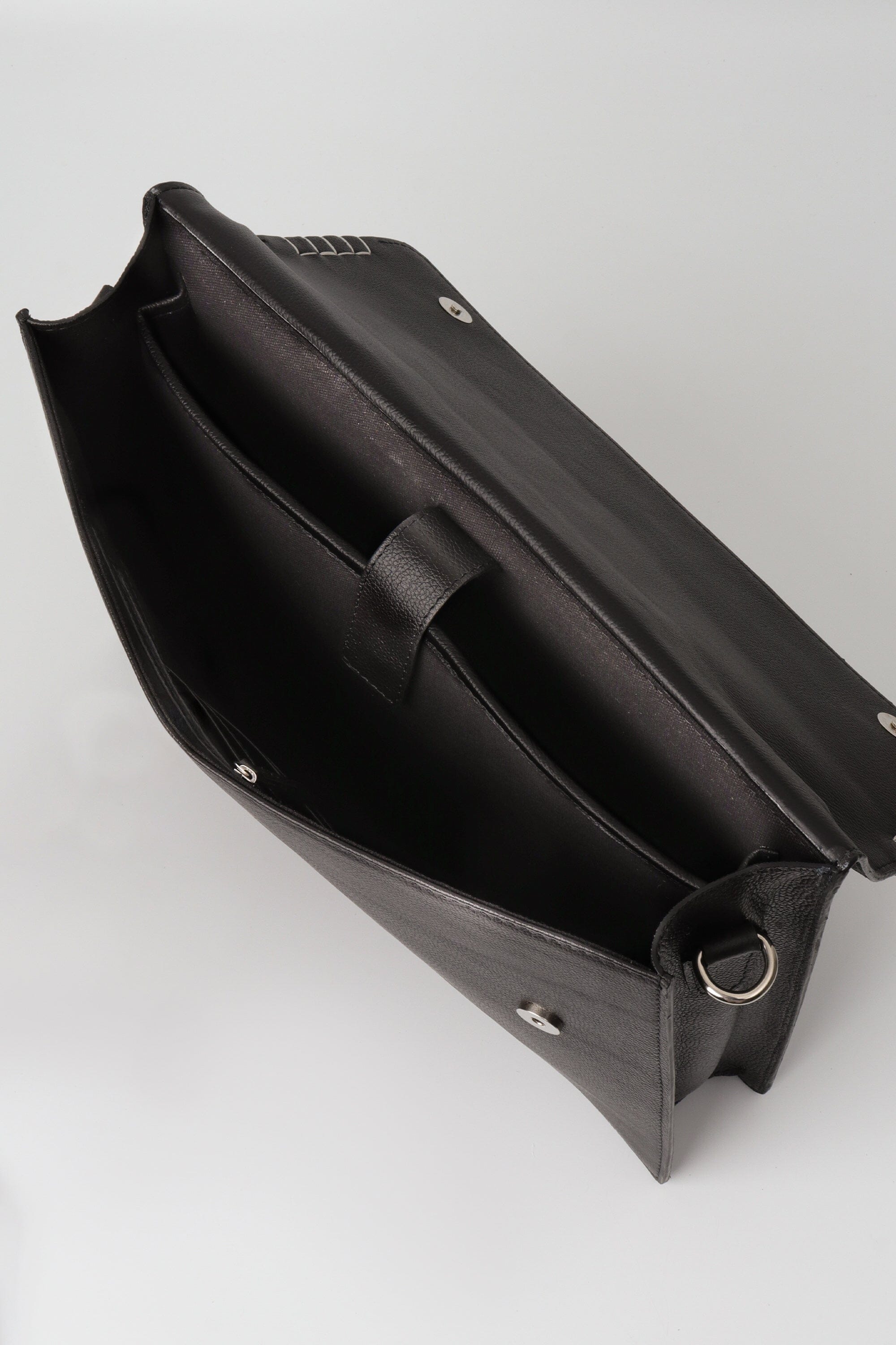 Classic Penny Messenger in Black